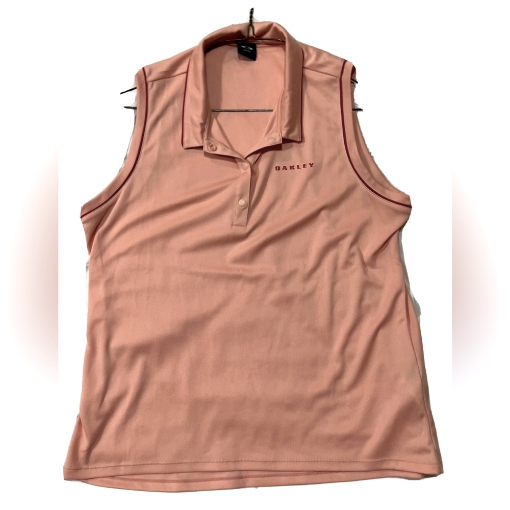 Women’s Oakley golf top